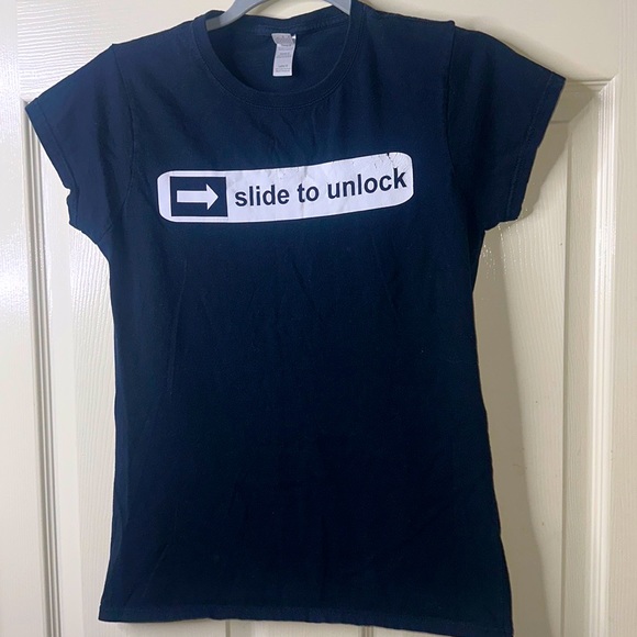 Slide to unlock preloved tee - Picture 3 of 3